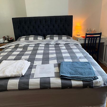 Large Double Bedroom With Free On Site Parking Kingston upon Thames  Bagian luar foto