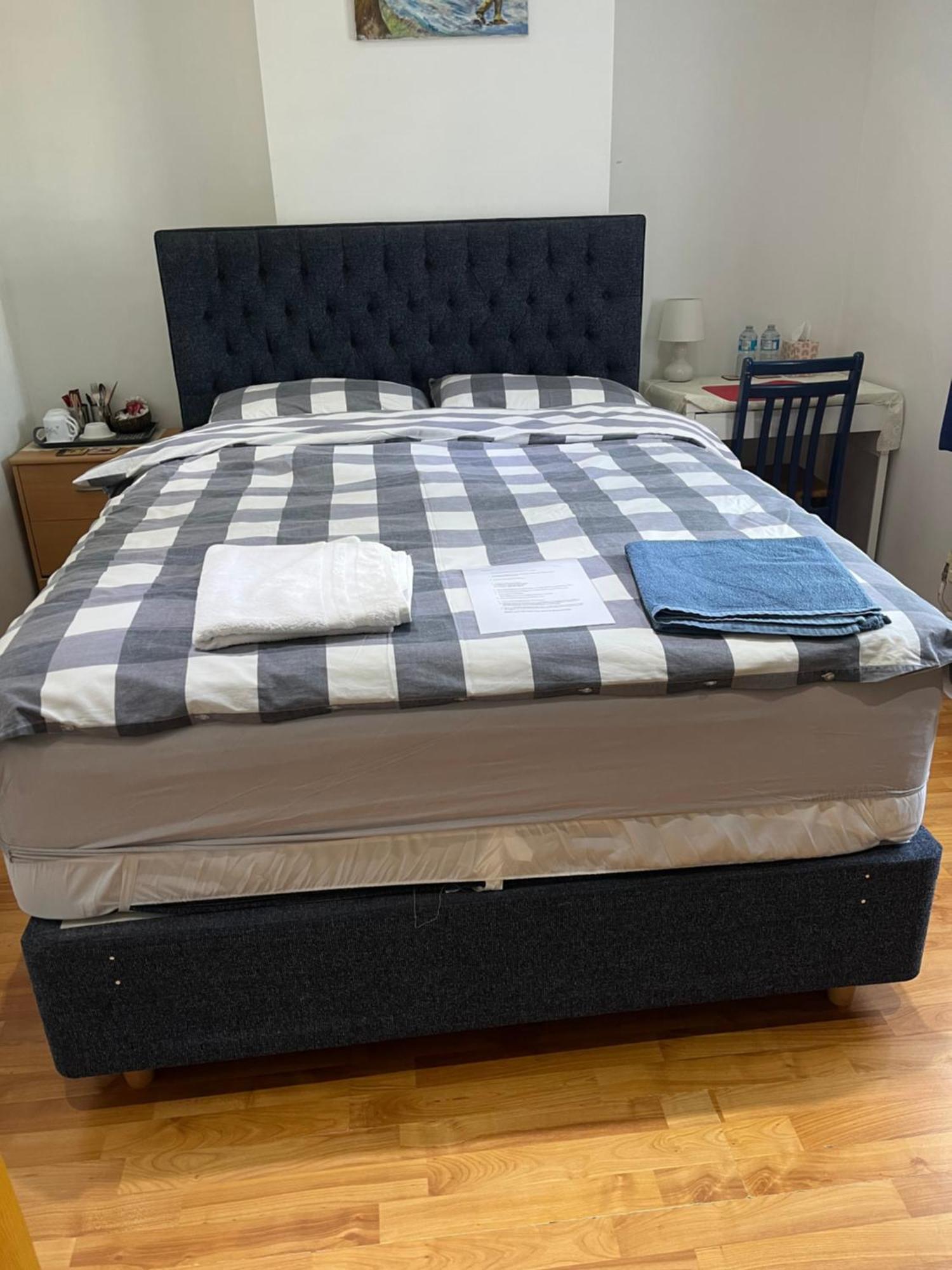 Large Double Bedroom With Free On Site Parking Kingston upon Thames  Bagian luar foto